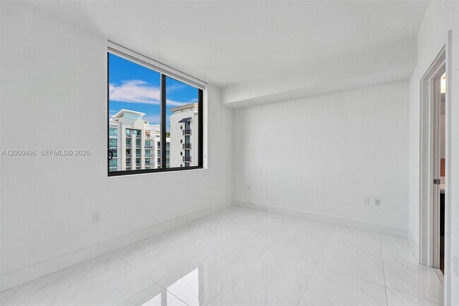 Building Photo - 301 Altara Ave