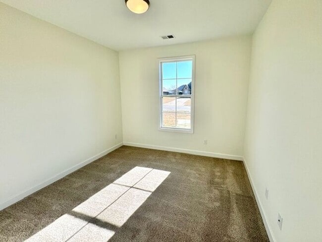 Building Photo - Move In Special! Now Leasing 5BR/3 Bath Home - Somerville.