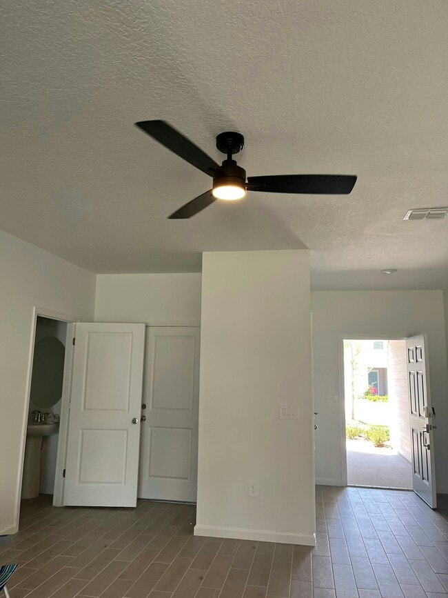 Building Photo - 3491 SE 37th Ct