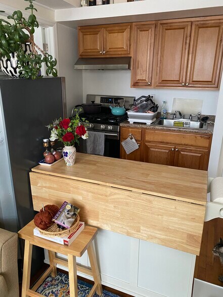 Building Photo - 710 Grand Ave