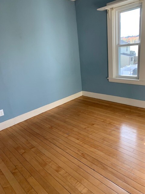 Building Photo - 4 Central St