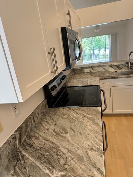 Building Photo - 156 Pebble Shores Dr