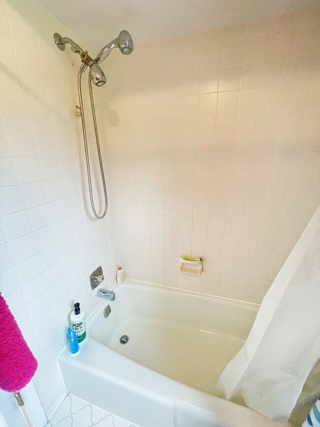 Building Photo - 13209 Lantern Hollow Dr