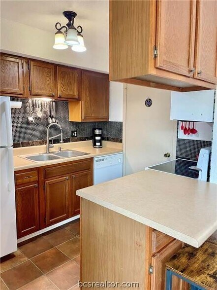 Building Photo - 4511 Carter Creek Pky