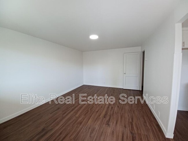 Building Photo - 239 Cottonwood Rd