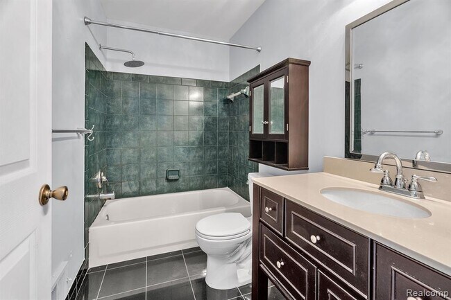 Building Photo - 6573 Poppleton Rd