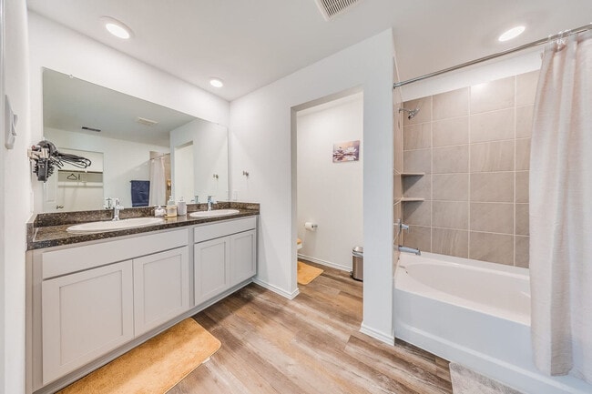 Building Photo - 6055 Diamond Vis Ct