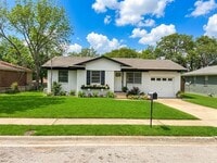 Building Photo - 1910 Mercedes Rd