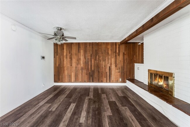 Building Photo - 1828 Hassett Ave