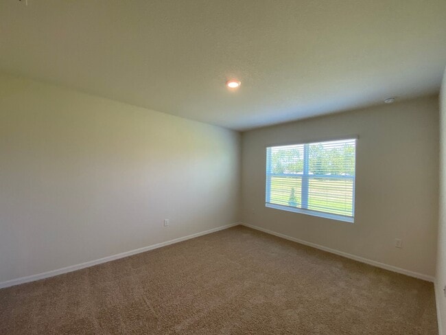 Building Photo - 407 Hickory Course Radial