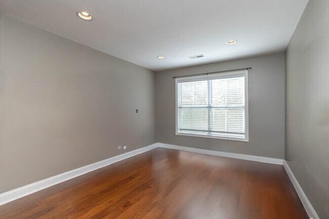 Building Photo - 1416 Madison Oaks Rd