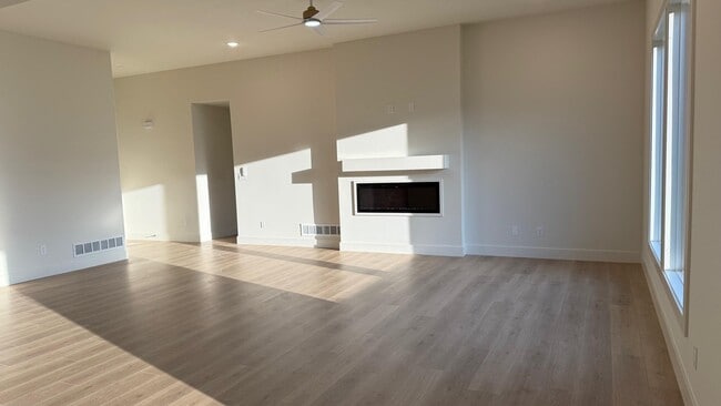 Building Photo - 5313 Makana Ln