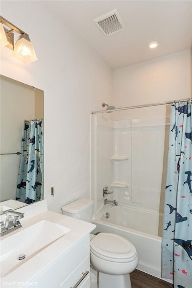 Building Photo - 4806 Spruce Rd