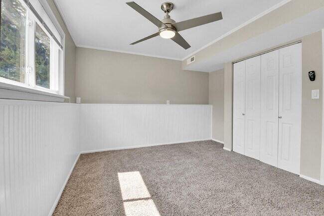 Building Photo - $2,995 - 4 Bed, 2 Bath Home in Aurora with...