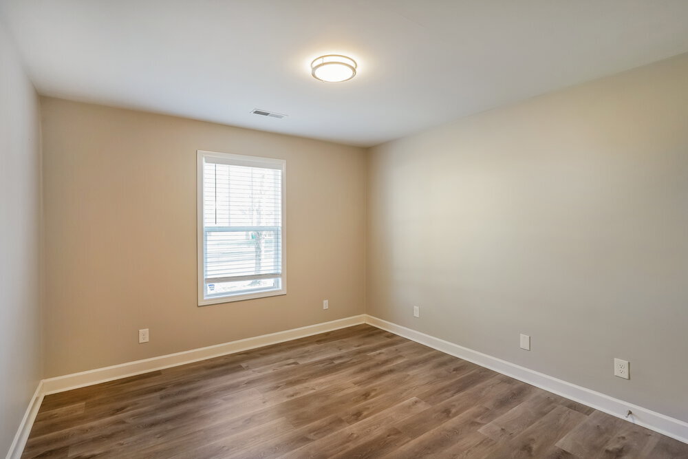 Building Photo - 2002 Owl Ct