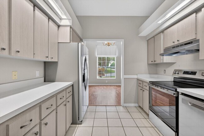 Building Photo - Available Now! Move-In Ready 3BR Home with Florida Room & Shed