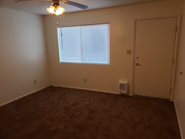 Building Photo - 450 J St