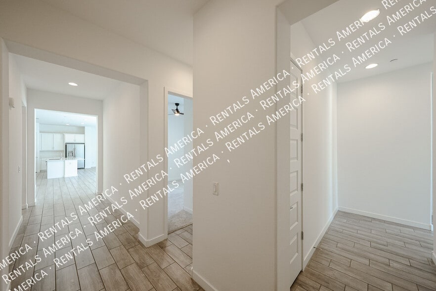 Building Photo - 3812 E Bartlett Way