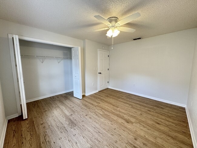 Building Photo - 8442 Eldridge Rd