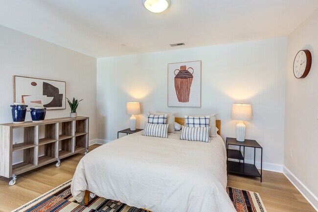 Building Photo - 2608 Erwin Rd