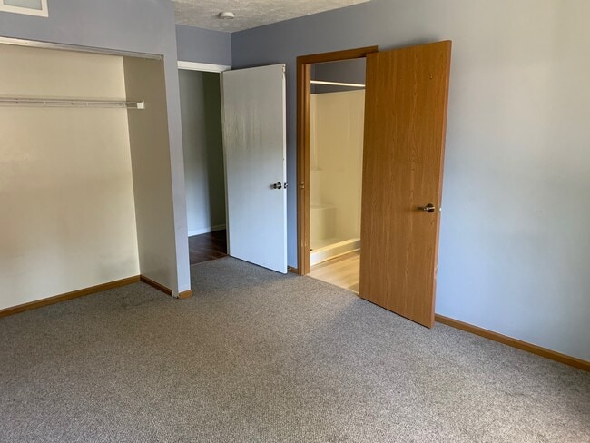 Building Photo - 1002 Webster St