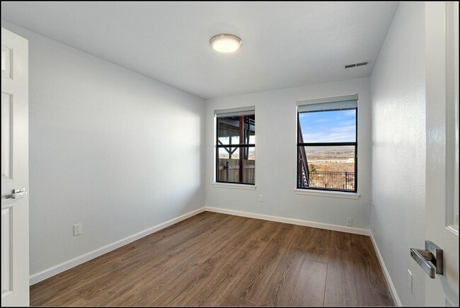 Building Photo - EAST2746