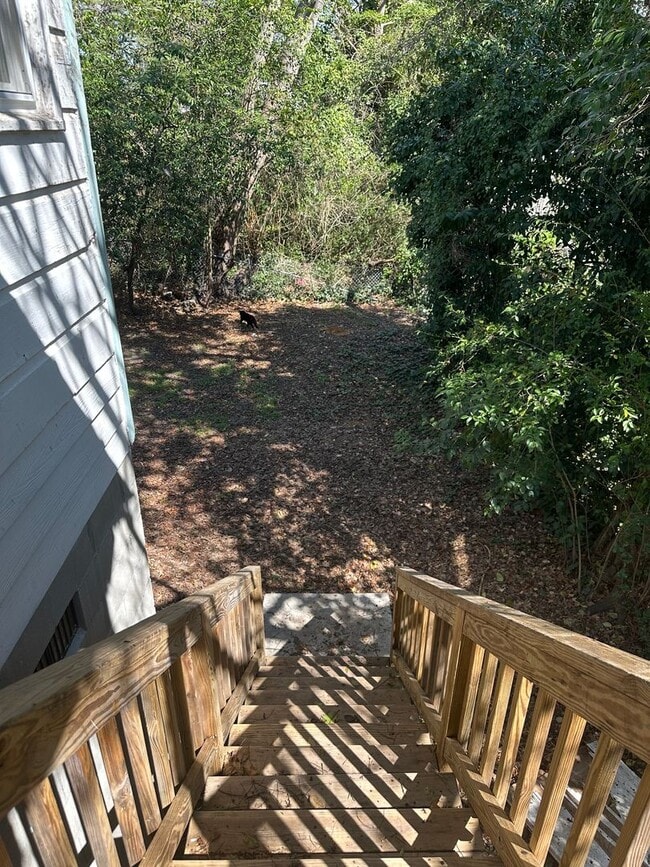 Building Photo - Renovated 3 Bed 1 Bath House