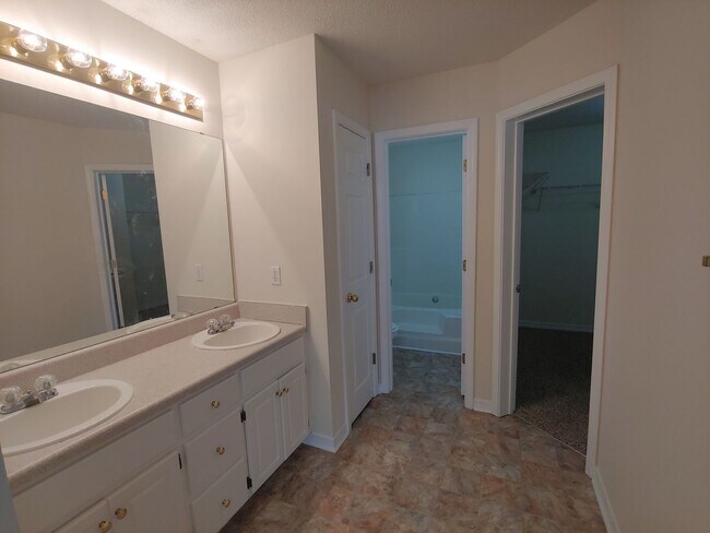 Building Photo - 4021 Embers Landing