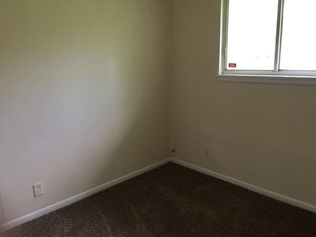 Building Photo - 3007 Batavia St