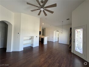 Building Photo - 6371 Lorne Green Ave