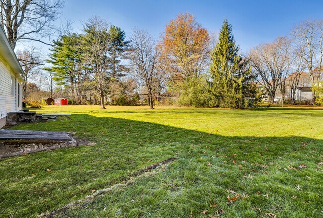 Building Photo - 26 Seminole Cir