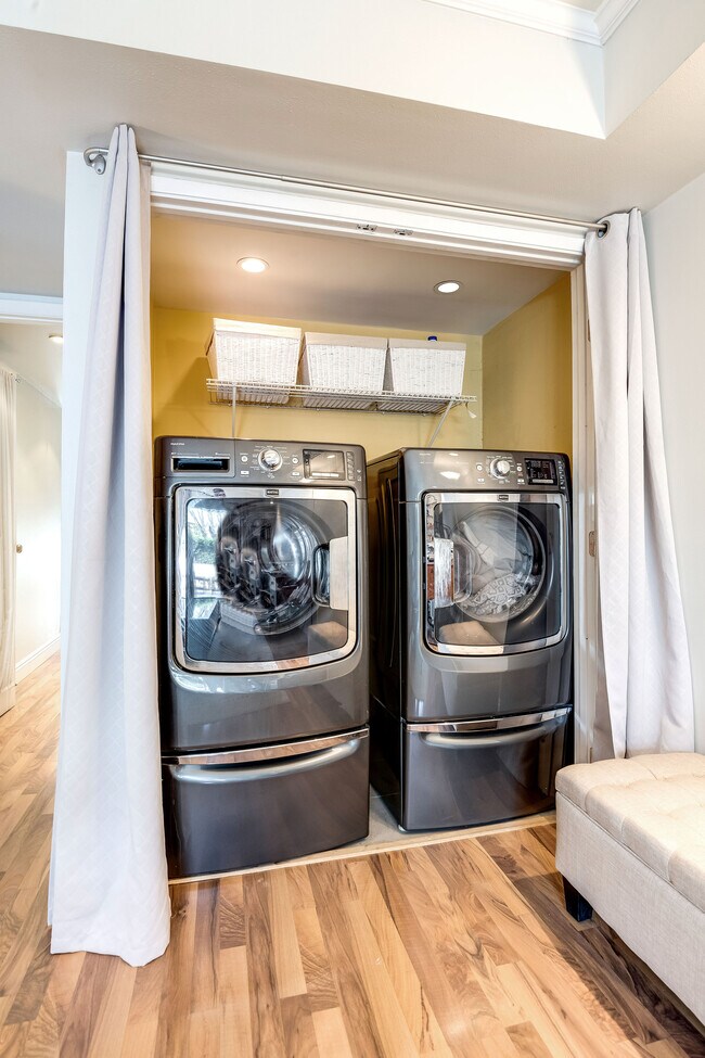 Building Photo - 4443 Saugus Ave