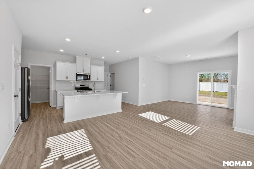 Building Photo - 6609 Barcelona Wy