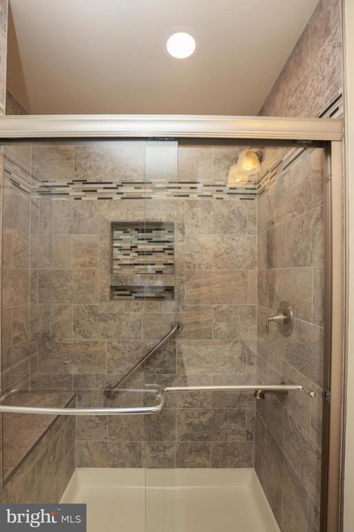 Building Photo - 7954 Blue Stream Dr