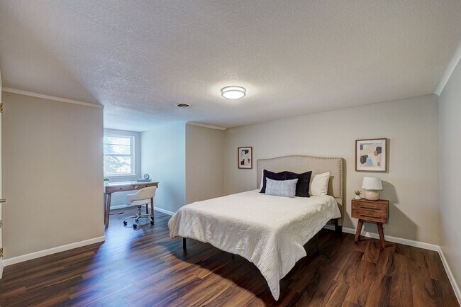 Building Photo - Turnkey Gem: Fully Furnished 5-Bedroom Home with Spacious Layout and Corner Lot!