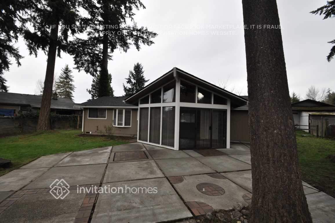 Building Photo - 14719 104th Ave E