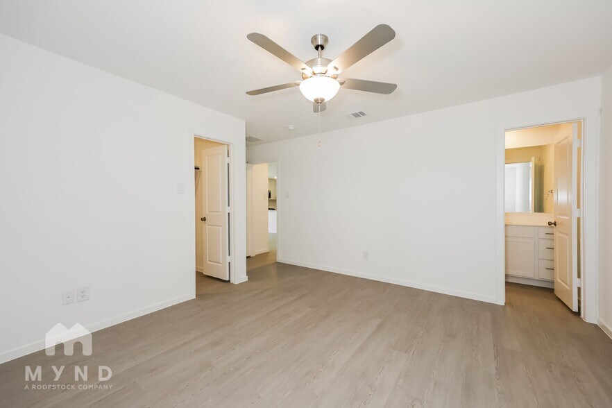Building Photo - 2705 Mistwood Dr