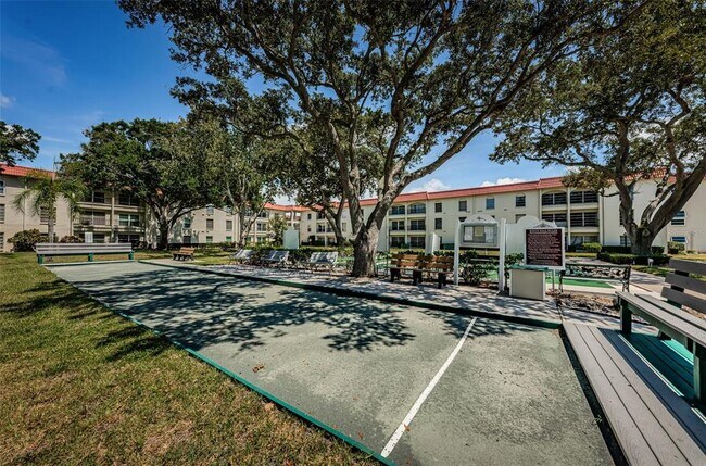 Building Photo - 2700 Bayshore Blvd