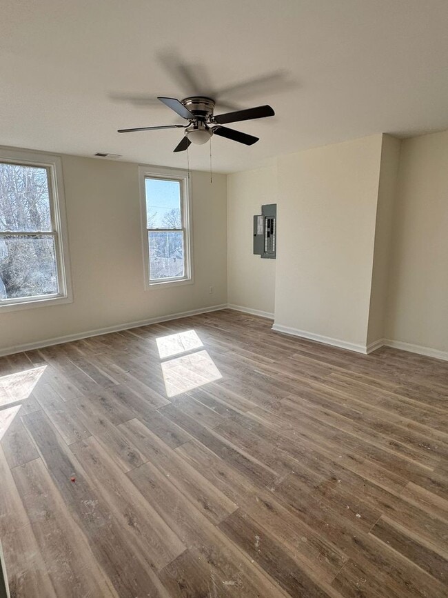 Building Photo - 117 Linden Ave