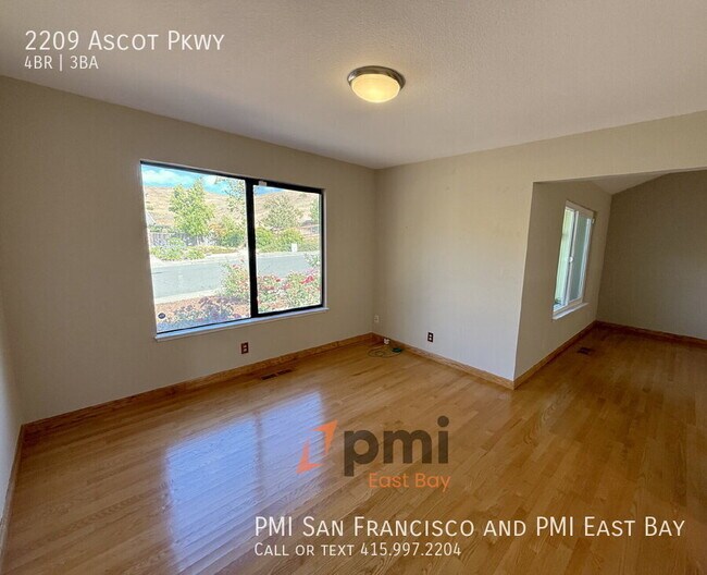 Building Photo - 2209 Ascot Pkwy