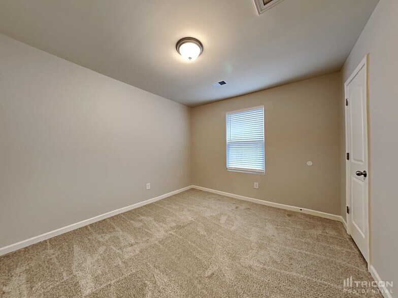 Building Photo - 300 Morning Star Dr