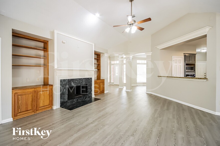 Building Photo - 4030 Echo Mountain Dr