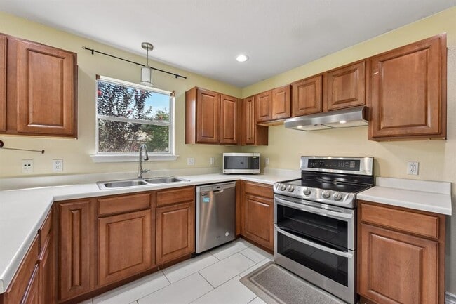 Building Photo - 12712 Ring Dr
