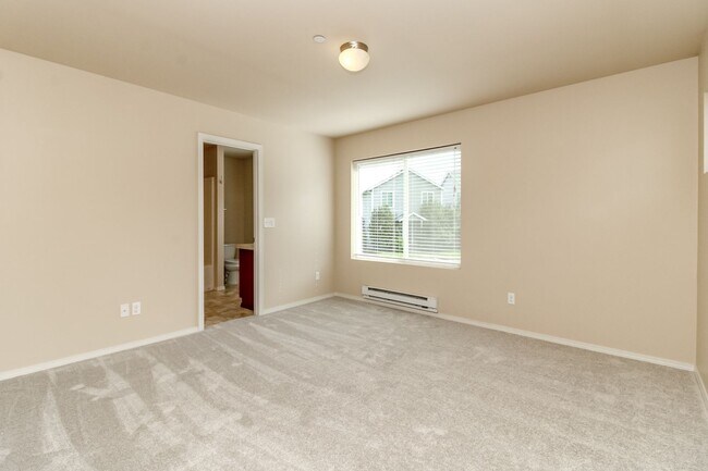Building Photo - 1360 Sinclair Dr
