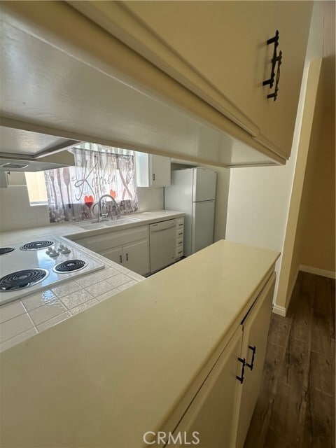 Building Photo - 5429 Newcastle Ave