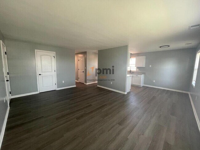Building Photo - 5930 Fiesta Ave