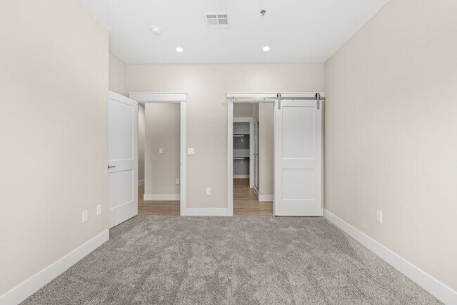 Building Photo - Stonecrest South STE 105 &amp; Unit 205
