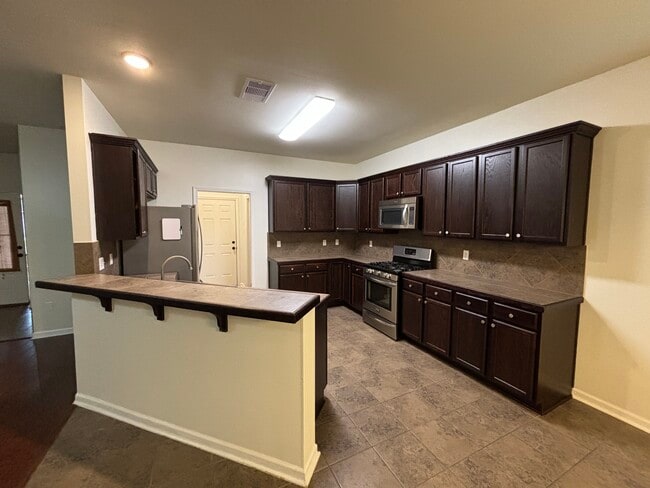 Building Photo - 408 Oak Branch Dr