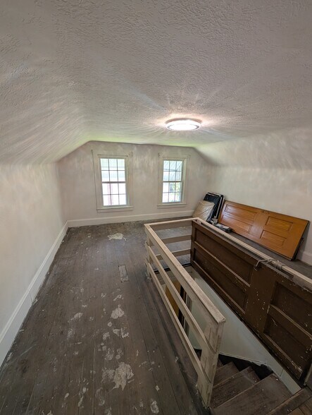 Building Photo - 211 Water St