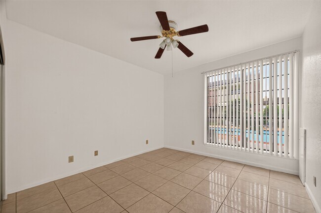 Building Photo - 2121 El Paseo St